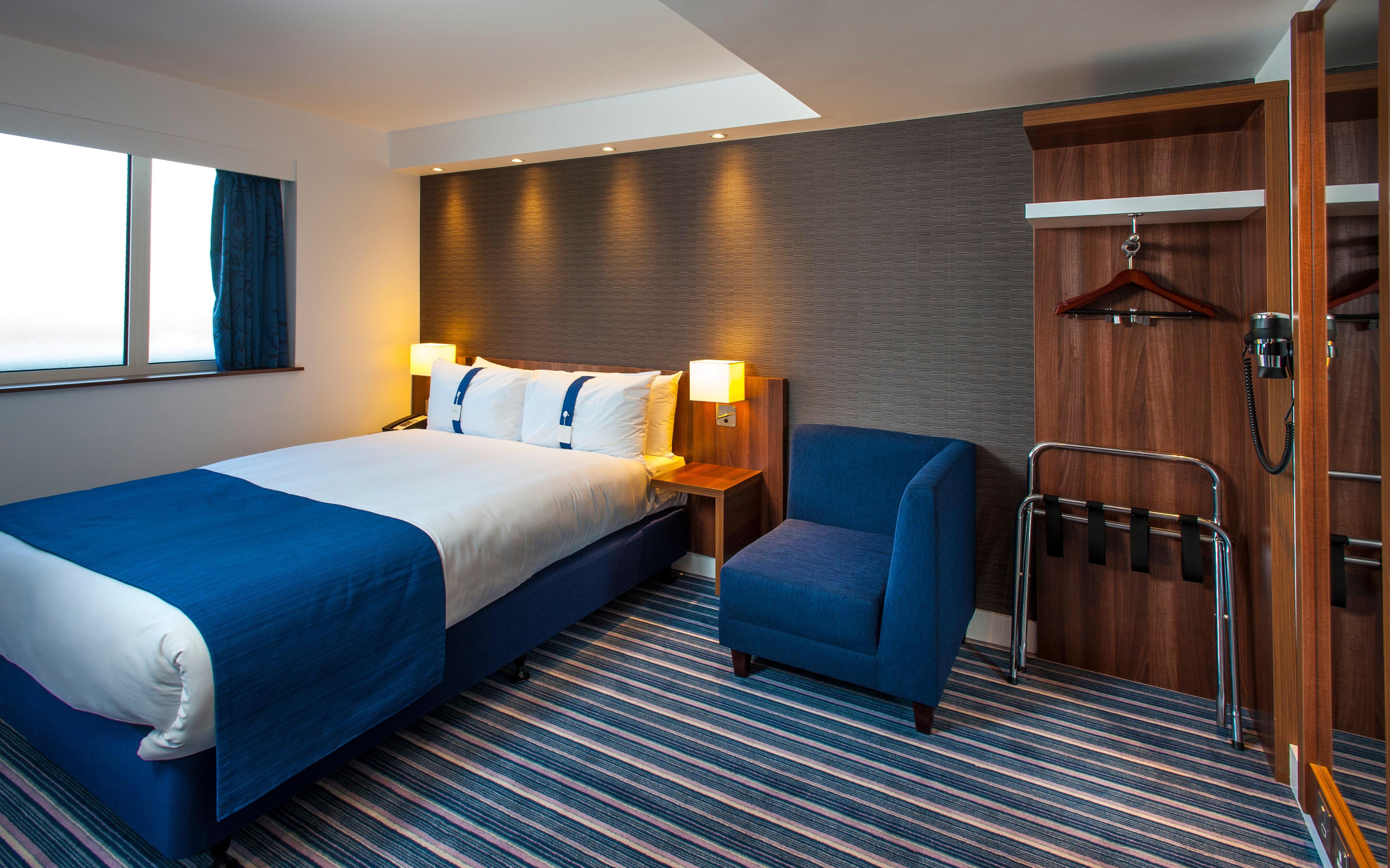 Express - Vauxhall Nine Elms, An Ihg 3*