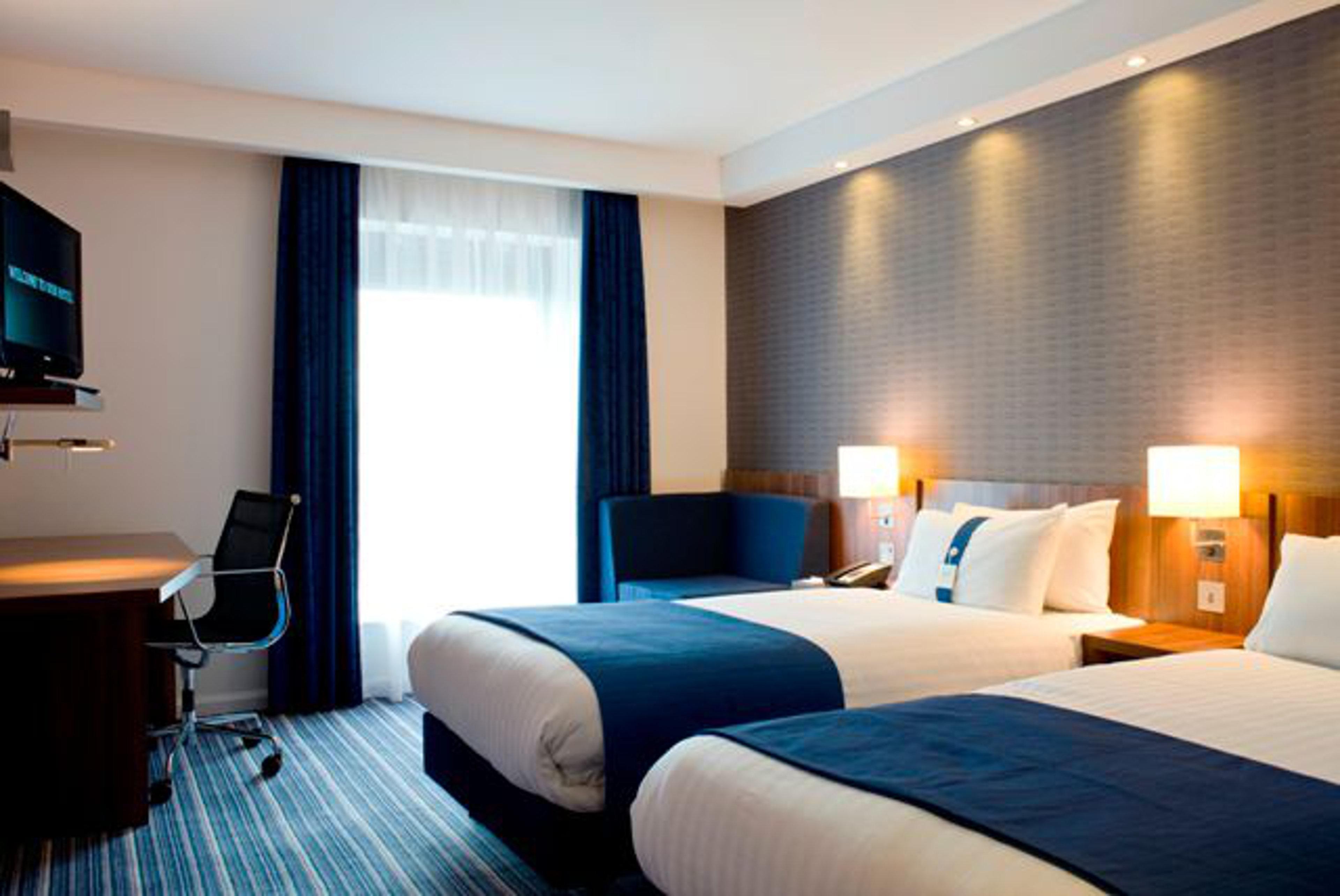 Express - Vauxhall Nine Elms, An Ihg 3* London