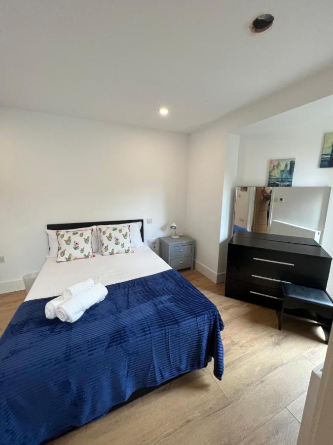 Clapham House Homestay *