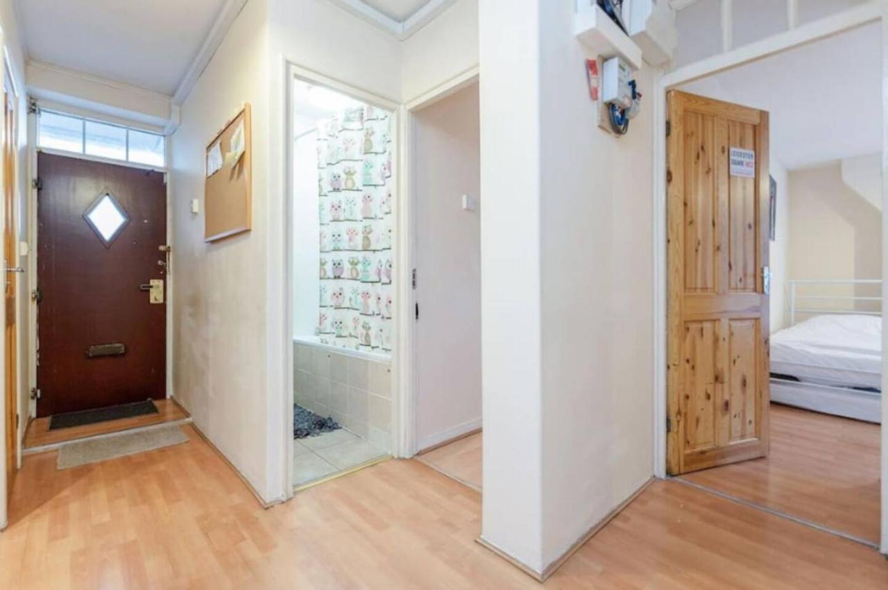 Aplacetostay Apartment, Zone 1 Bak Homestay London