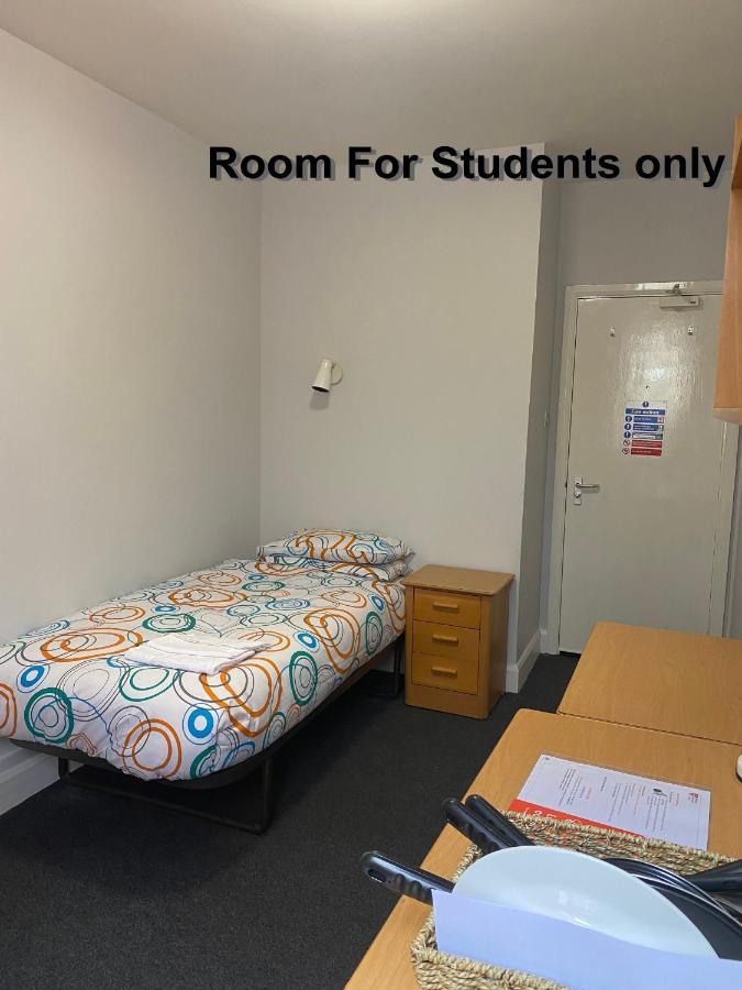 Charming For Students Only, Cricklewood Lane - Sk Casa de hóspedes *
