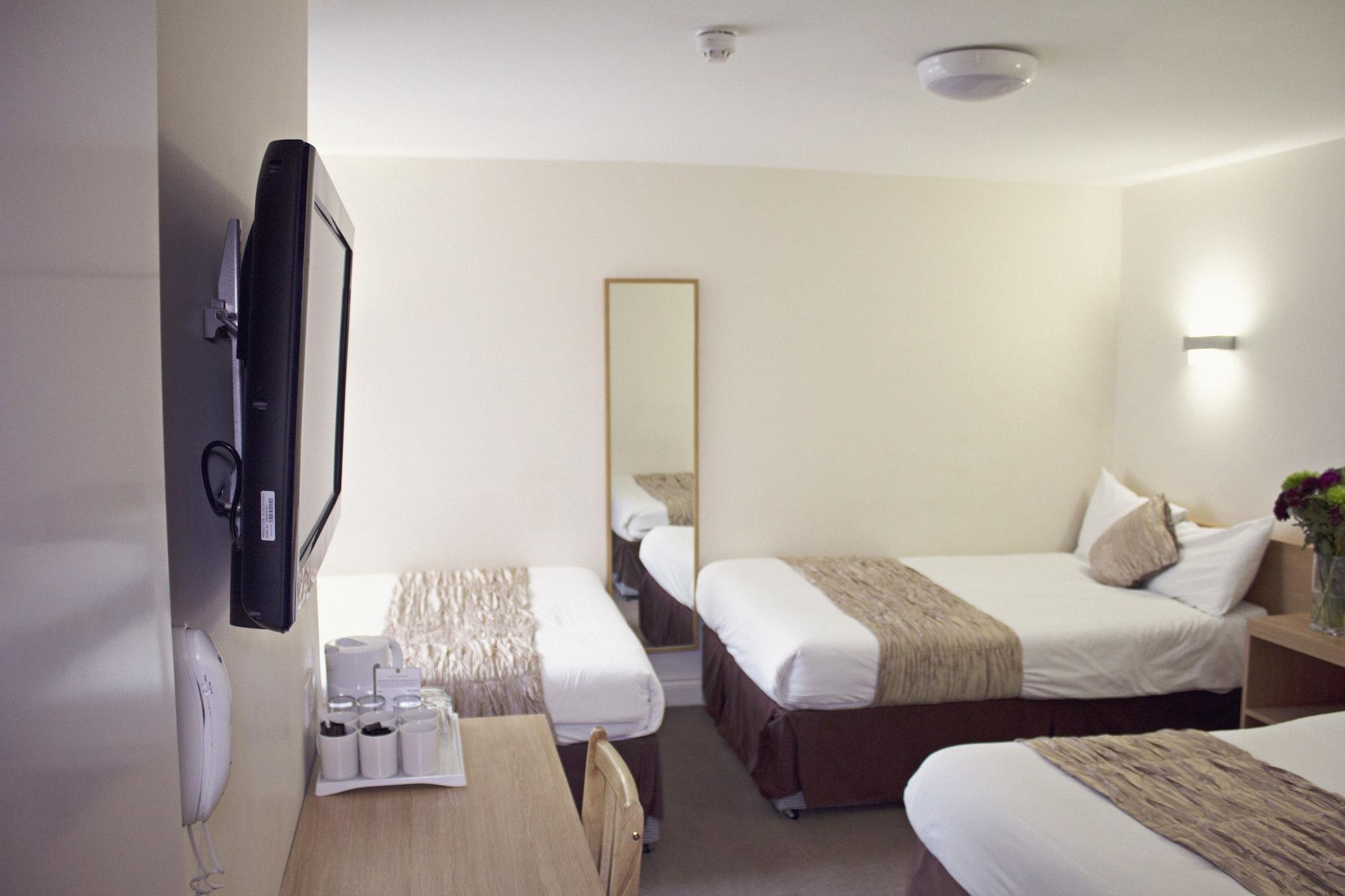 Queens Hotel London