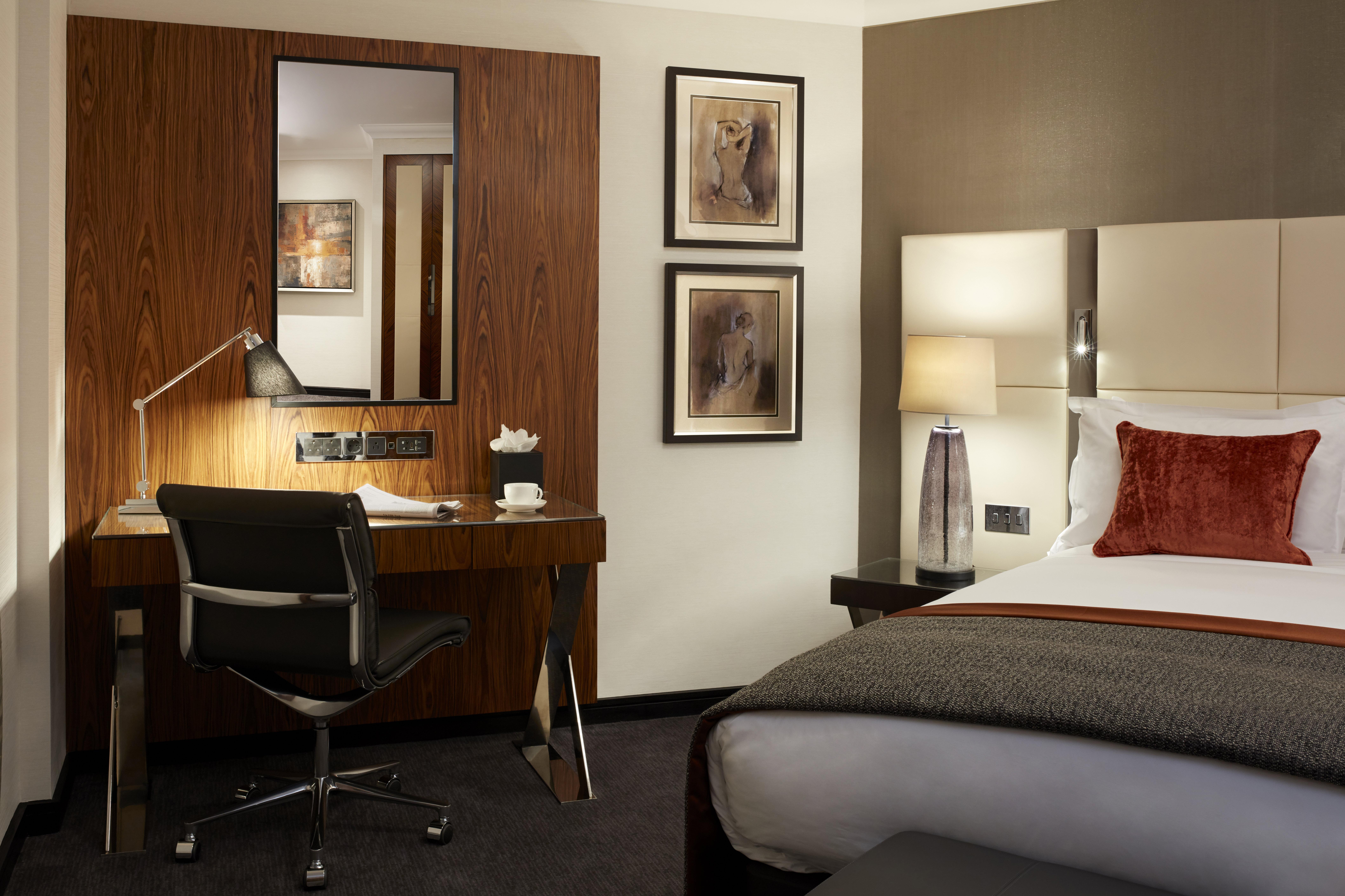 Hyatt Regency Embankment Hotel 4*
