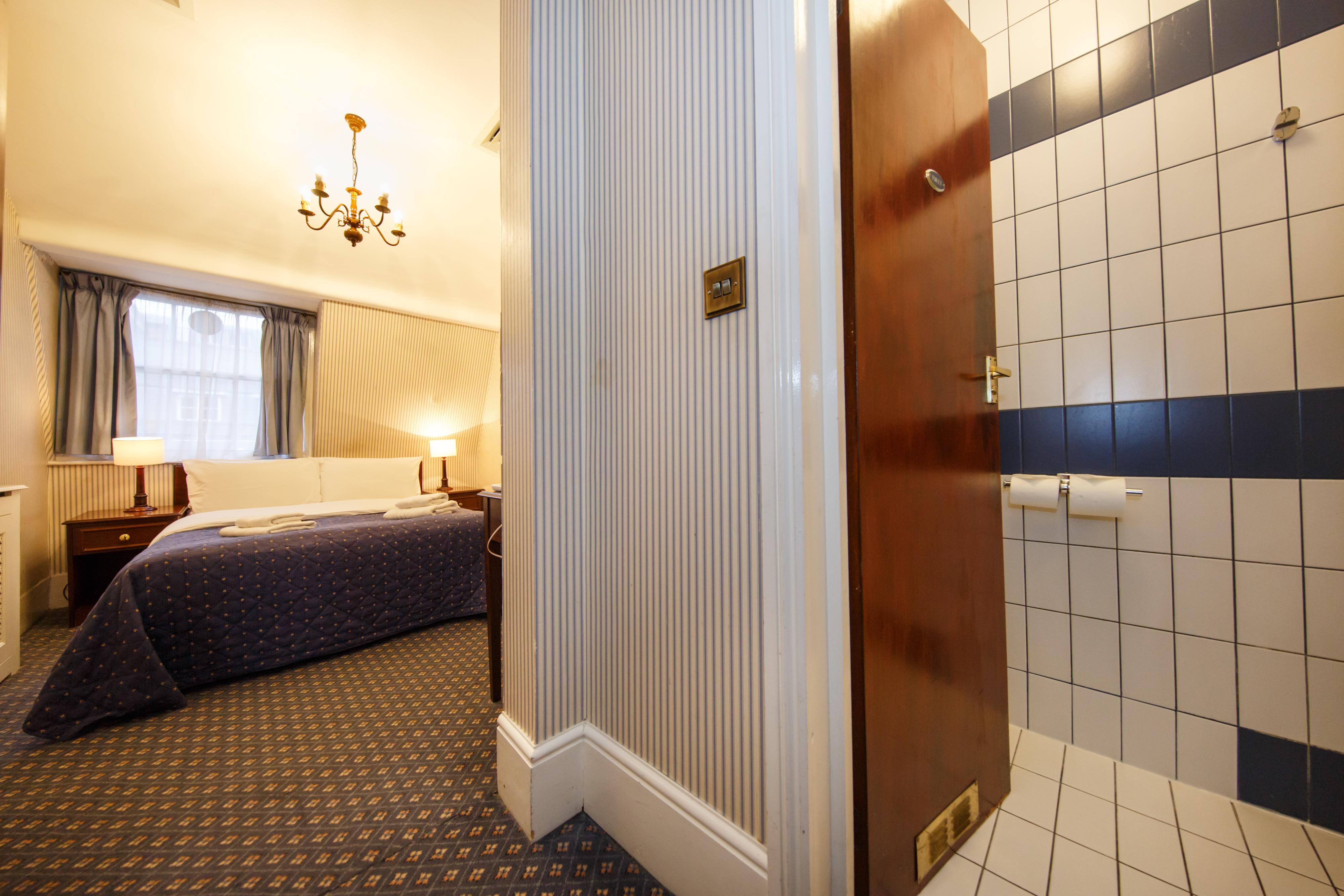 Regency House 3*