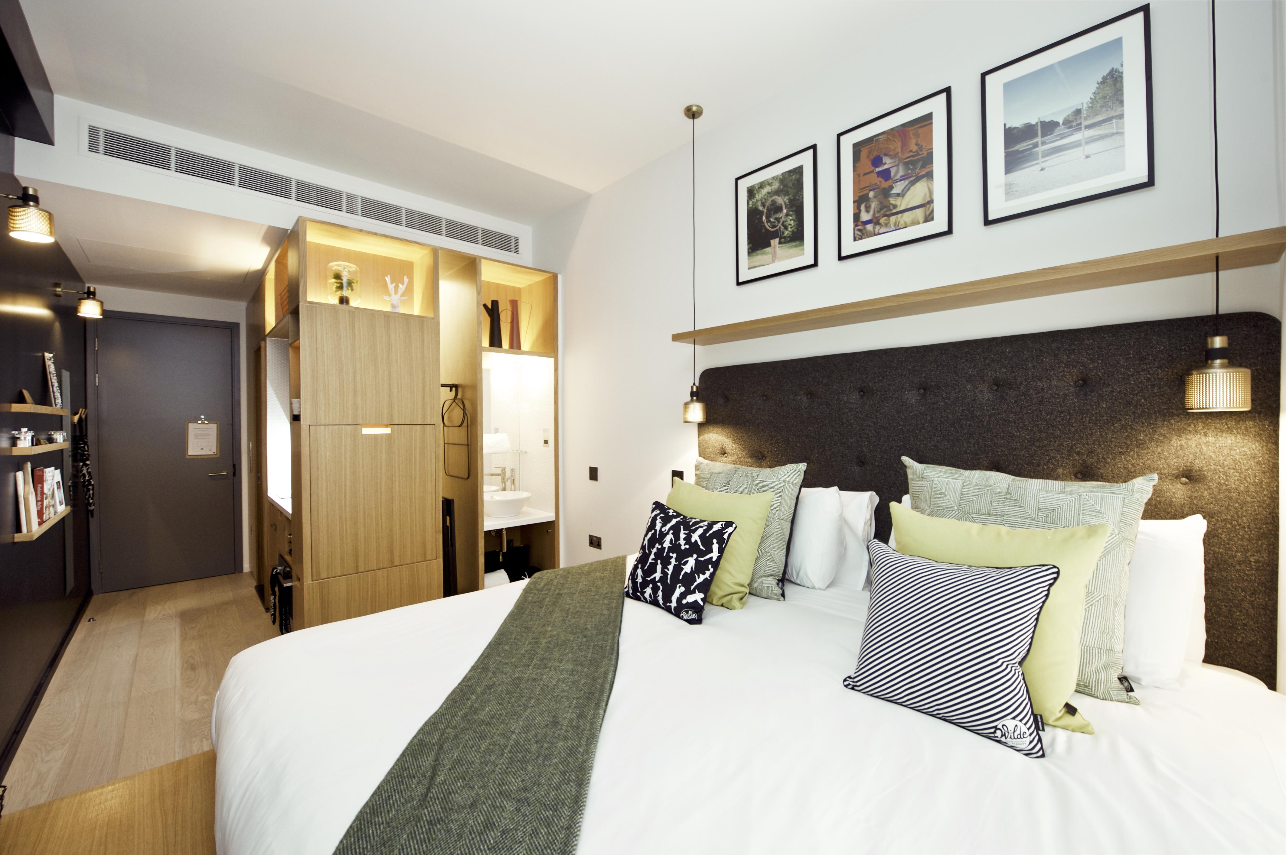 Wilde Aldgate Tower Bridge