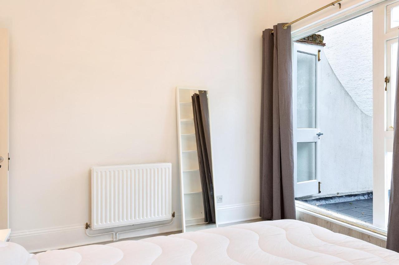 Elegant 2 Bedrooms In Chelsea With Patio Apartment