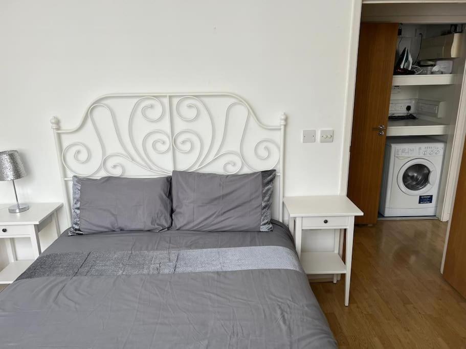 Apartment Stunning 2 Bed Flat! Centrally Located In London, Uk! London