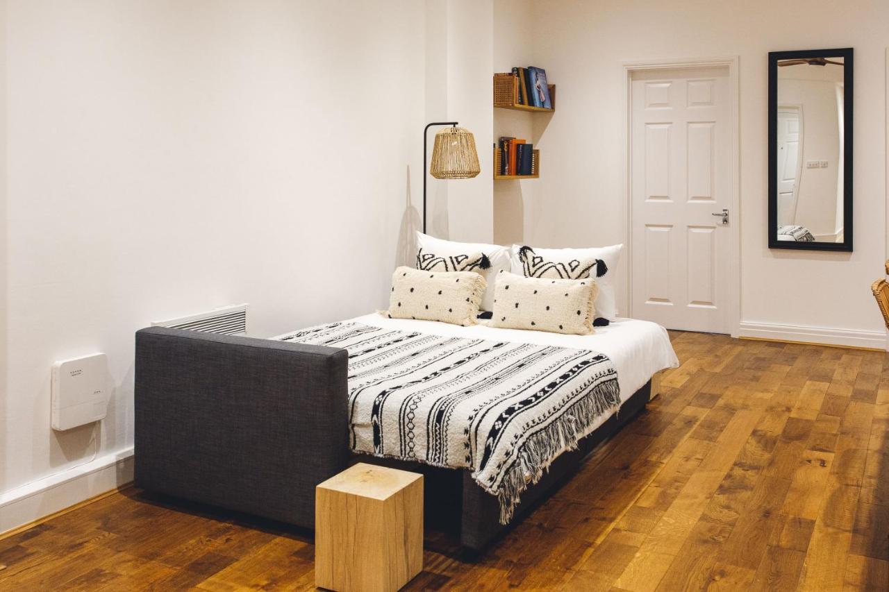 2 Bedroom Right On Trafalgar Square Apartamento