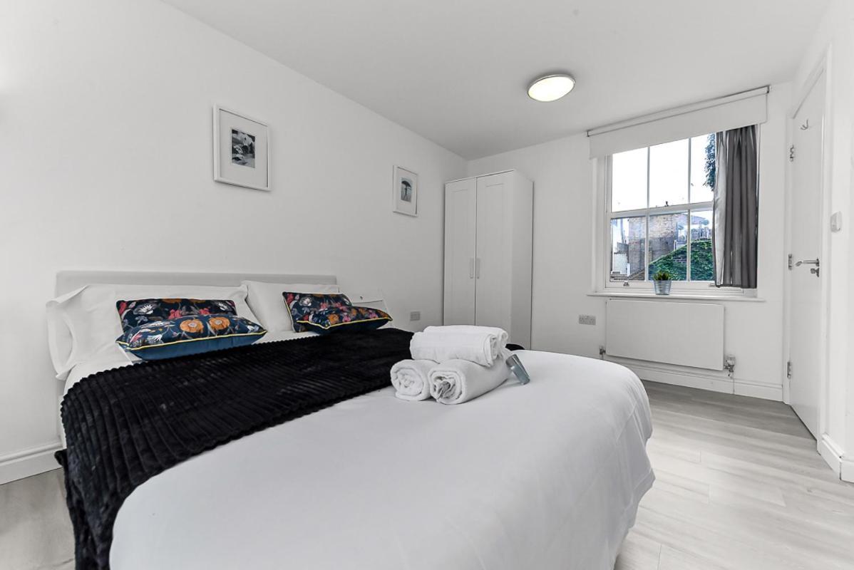 Charlotte Street By News London