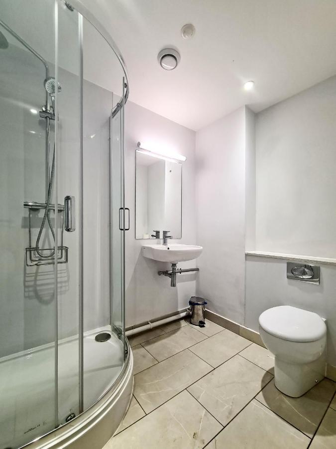3 Benbow Mews * London