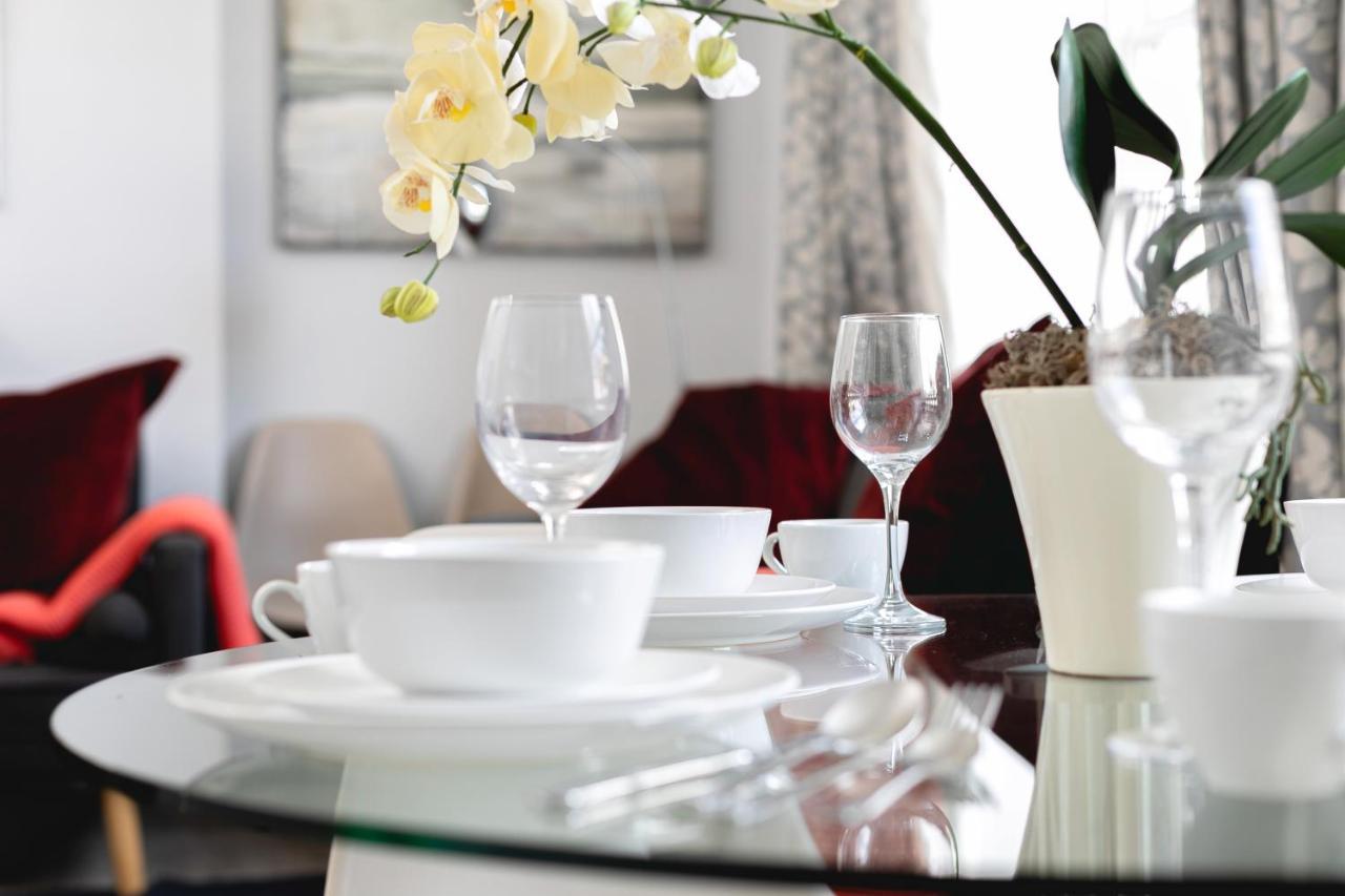 Penthousestays Notting Hill - Chic 2 Bedroom W/ King Beds - Near Portobello Road & Kensington High Street Apartment *