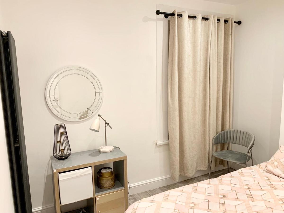 Modern 2 Bedroom With Private Garden Near Canary Wharf Londres