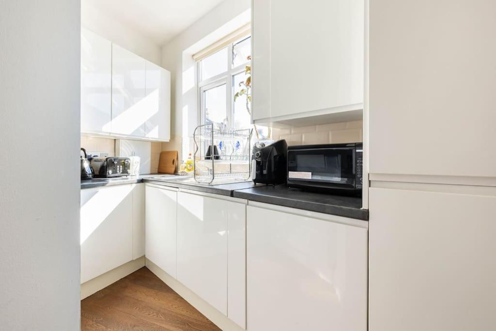Apartment Zone 2 Spacious Two-bedroom With Parking *
