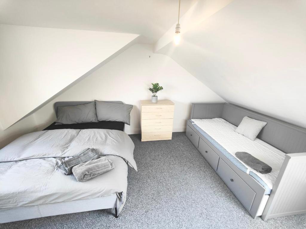 Lovely 3 Bedroom Serviced In Leytonstone *