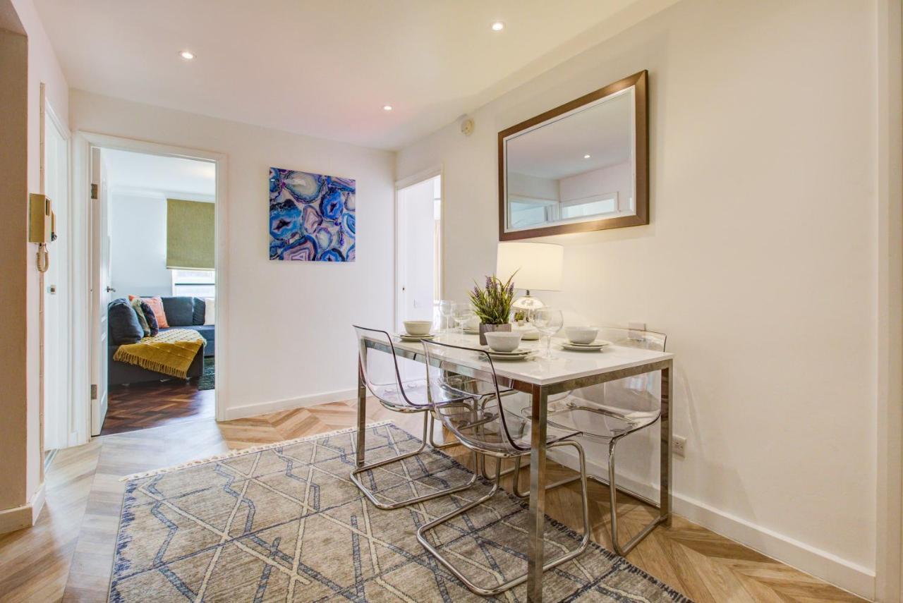 Apartamento 3-bedroom, 3-baths In Super Posh Marylebone, Central London, W1 Londres