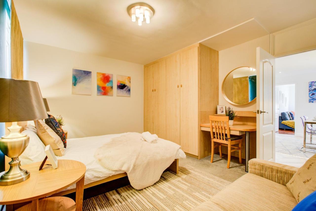 Apartamento 3-bedroom, 3-baths In Super Posh Marylebone, Central London, W1 *
