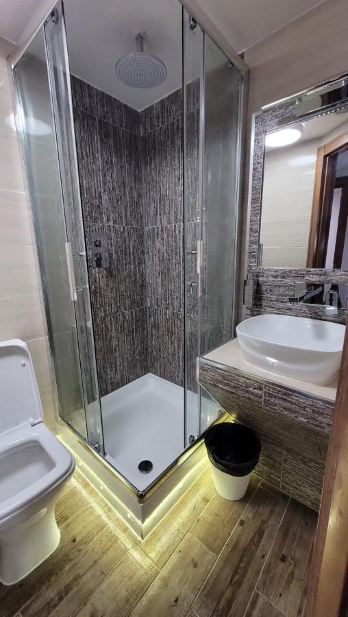 72 Tottenham Court Road Guest house London