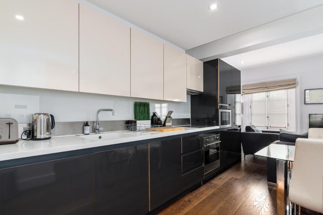 Apartment A Stunning Three Bedroom In Mayfair