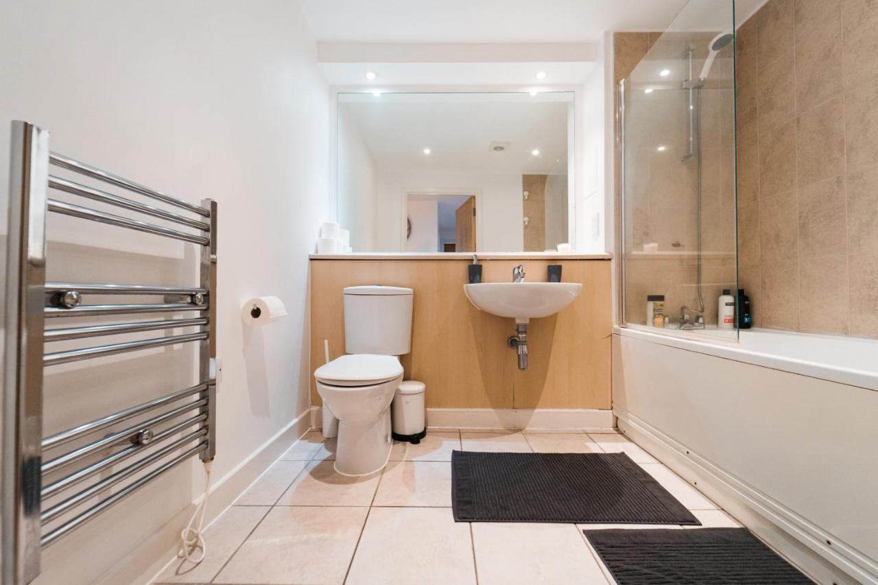 Lovely 2 Bedroom Flat Next To Victoria Park Apartment