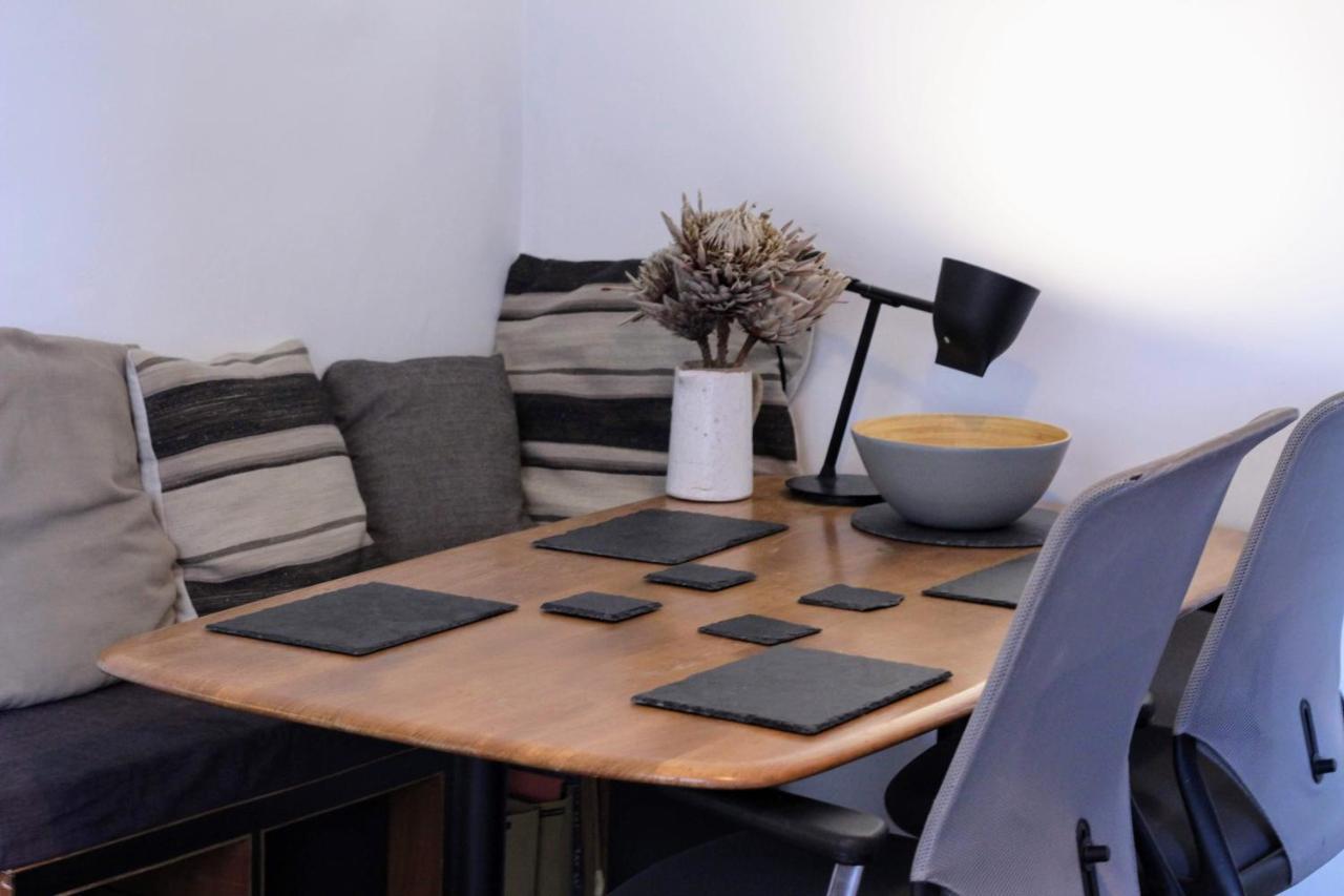Apartment Traditional Victorian 2 Bed In Cobbled Street + Mod Cons - Full *