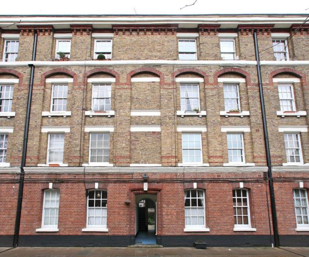 Traditional Victorian 2 Bed In Cobbled Street + Mod Cons - Full *