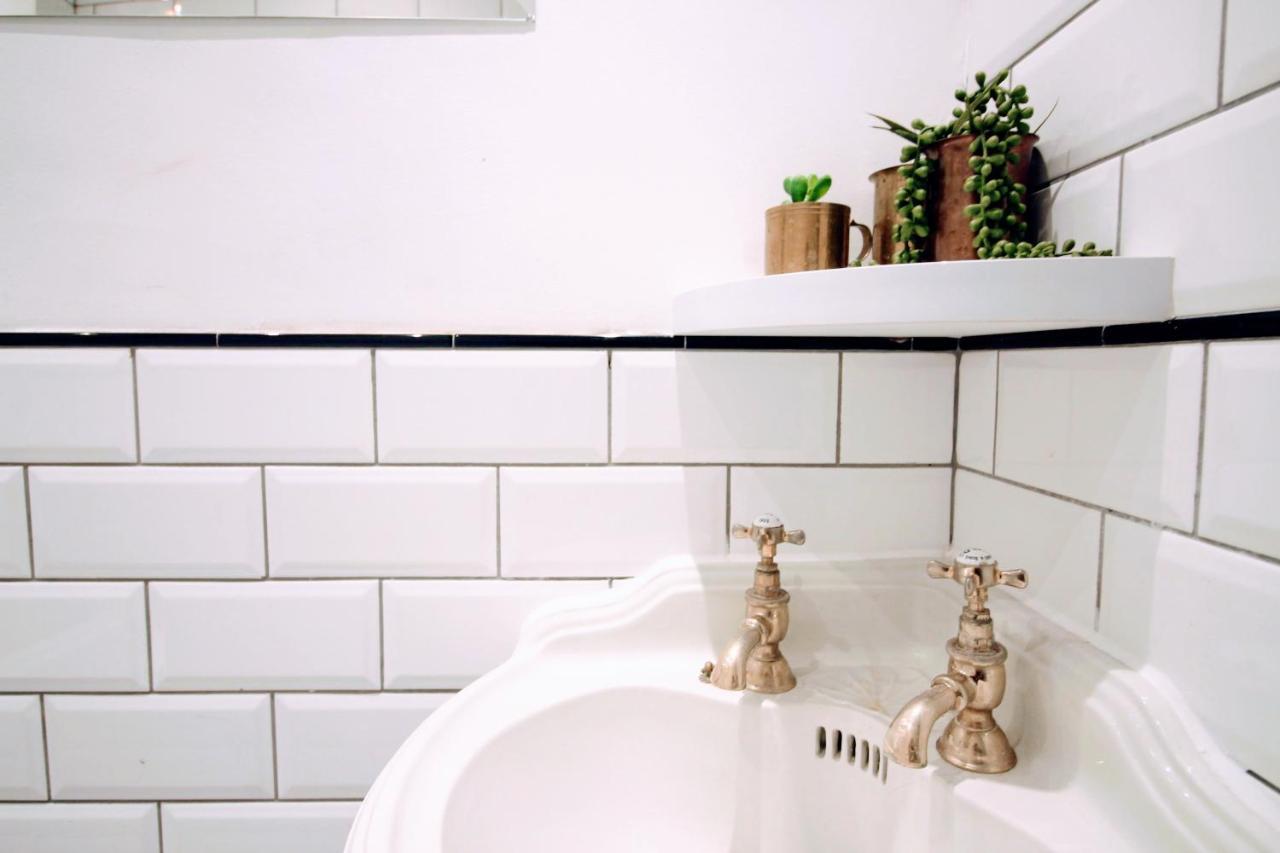 Apartment Traditional Victorian 2 Bed In Cobbled Street + Mod Cons - Full London