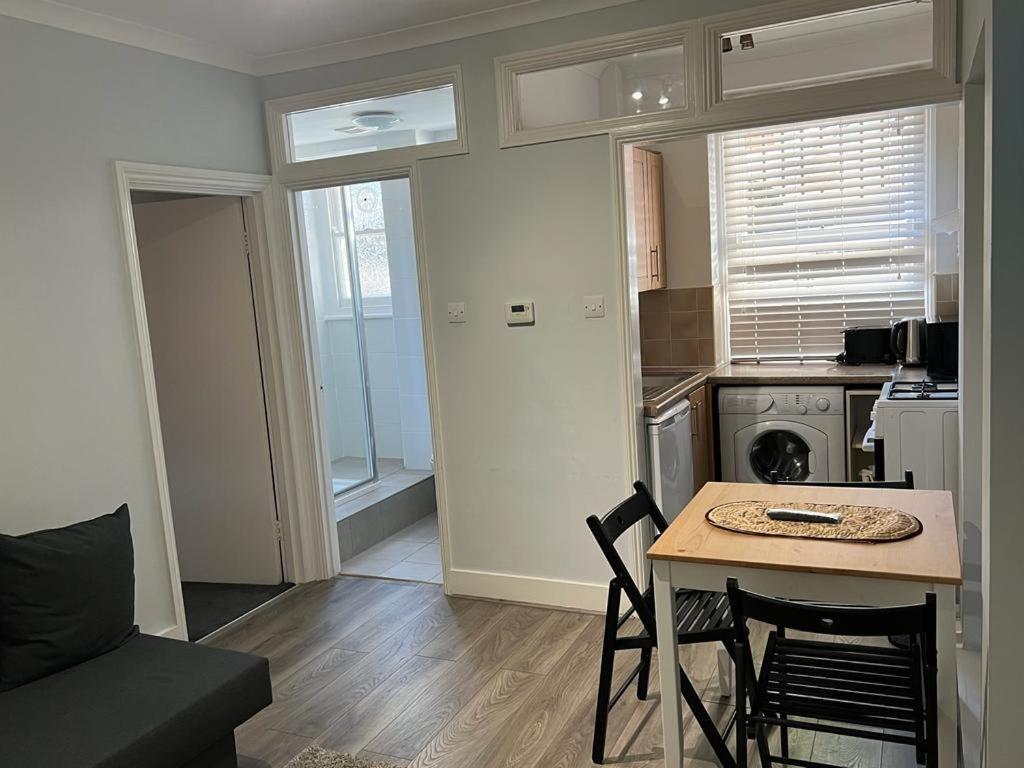 Apartamento Complete One Bedroom Flat In Chiswick London, Fully Furnished *