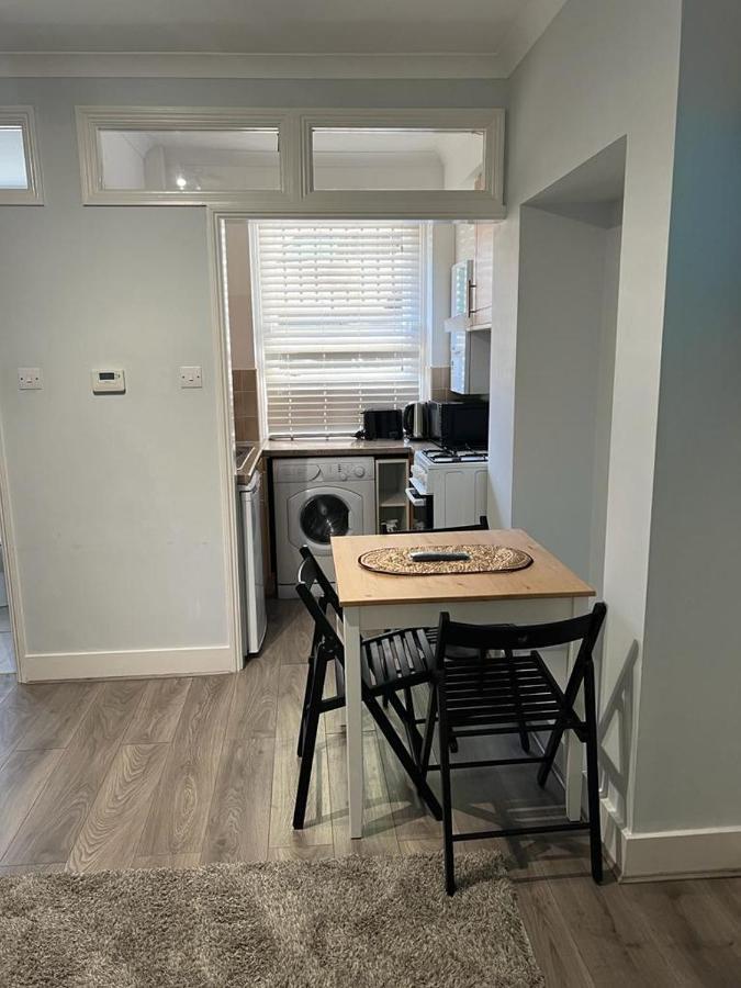 Complete One Bedroom Flat In Chiswick London, Fully Furnished Londres