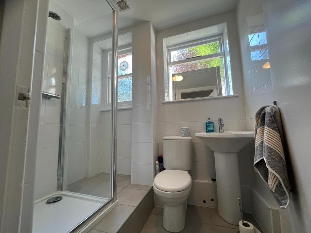 Apartamento Complete One Bedroom Flat In Chiswick London, Fully Furnished *
