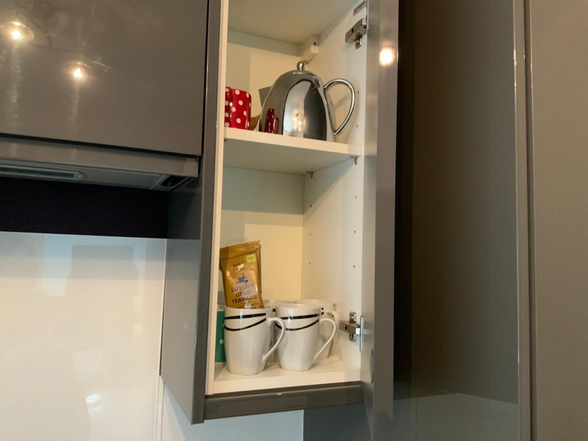 Apartment 2 Bedroom Near Southfields *