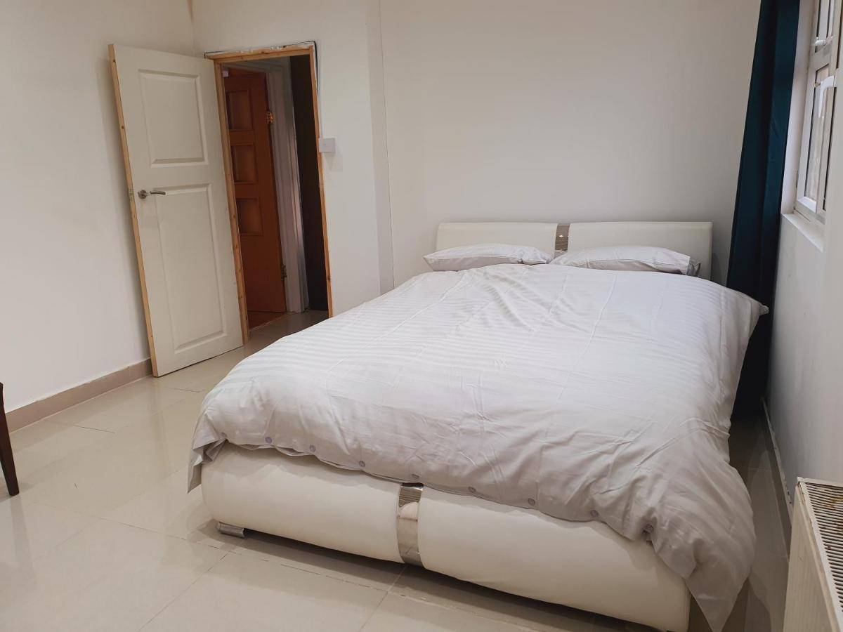 Private Room- Direct Travel Central/ Heathrow
