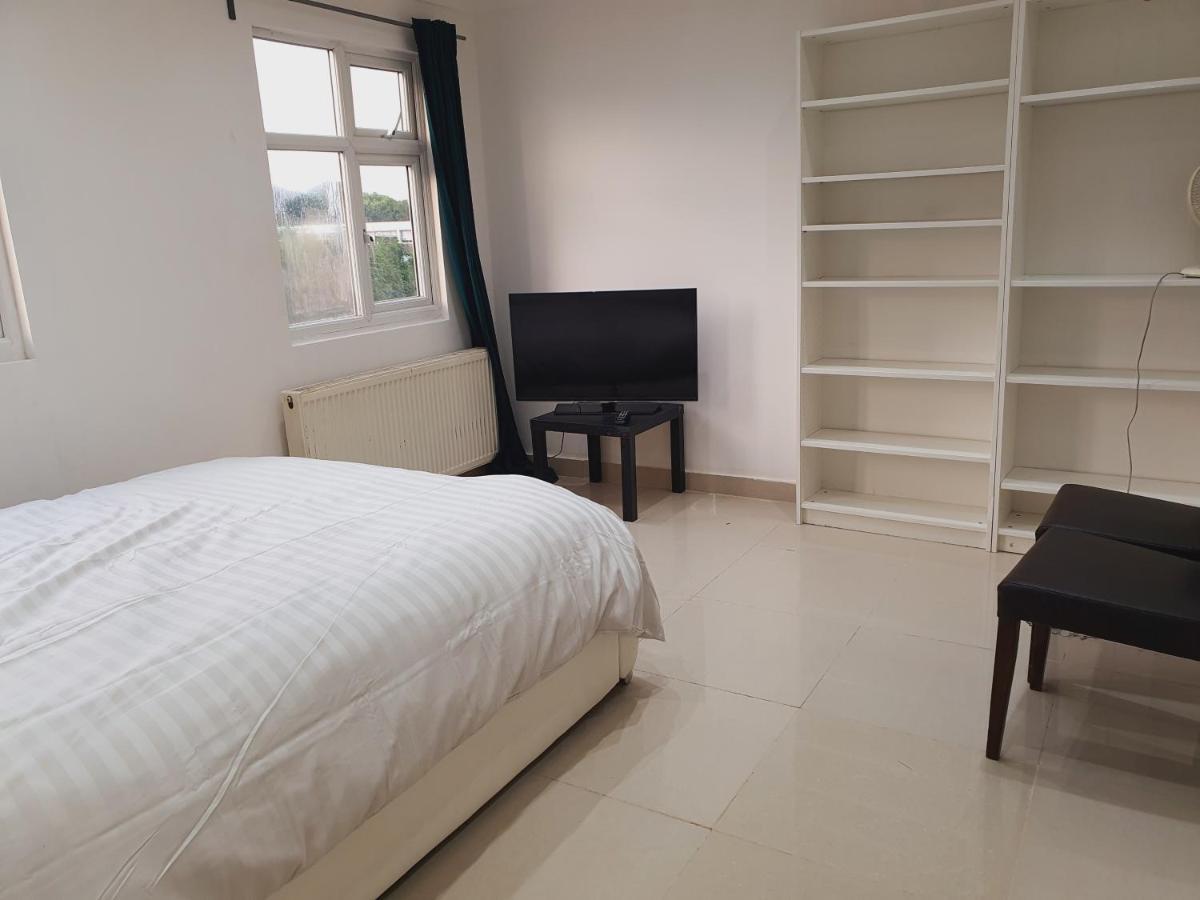 Private Room- Direct Travel Central/ Heathrow * London