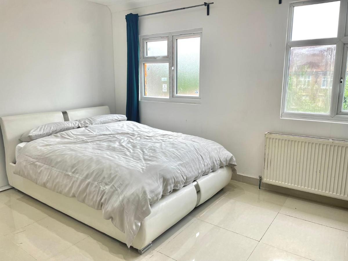 Guest house Private Room- Direct Travel Central/ Heathrow