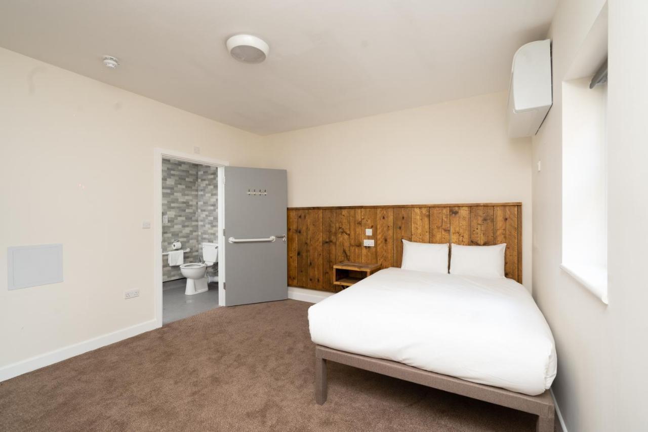 Dc, Stratford London