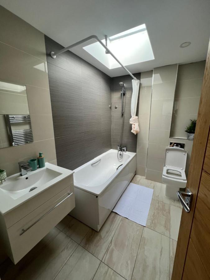 Clapham House Homestay *