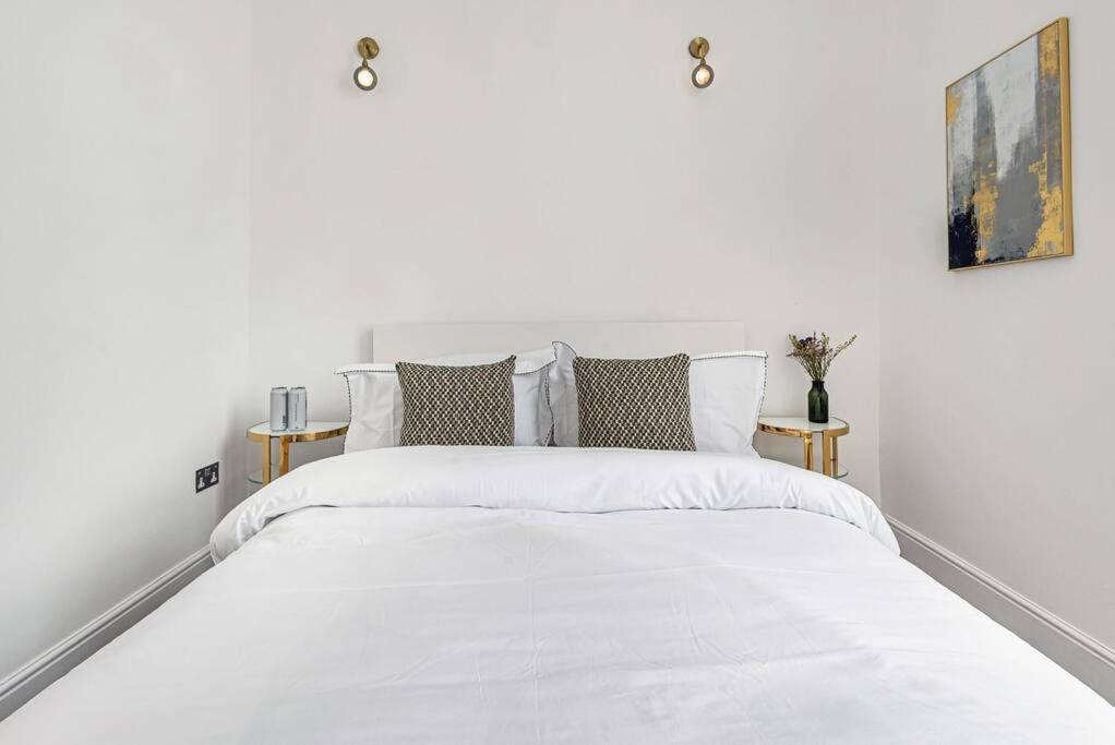 Lady On The Lane- 2 Bed Primrose Hill London
