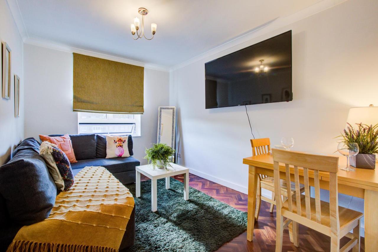 Apartamento 3-bedroom, 3-baths In Super Posh Marylebone, Central London, W1 *