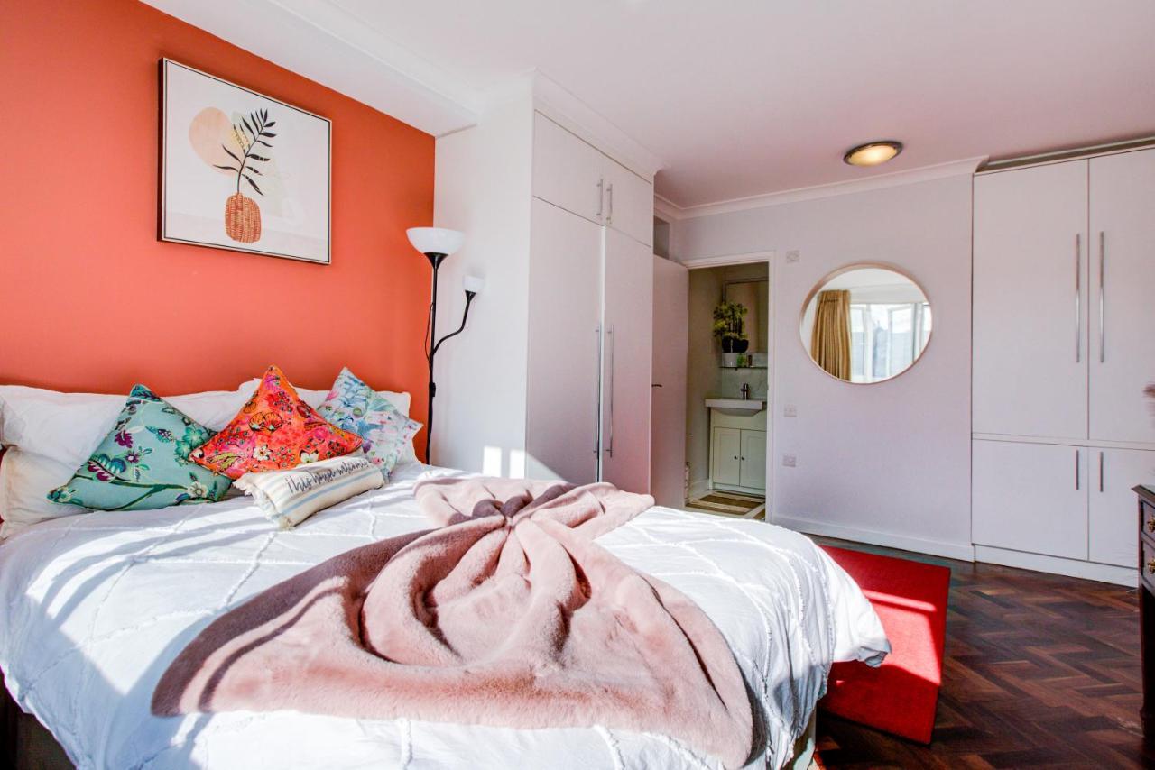Apartamento 3-bedroom, 3-baths In Super Posh Marylebone, Central London, W1 *