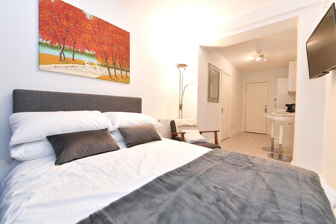 Very Close To Line Underground Shepherds Bush And Westfield Newly Refurbished Apartment *