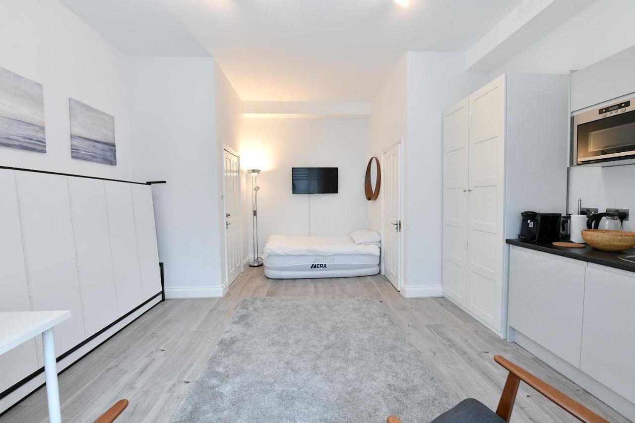 Apartment Very Close To Line Underground Shepherds Bush And Westfield Newly Refurbished