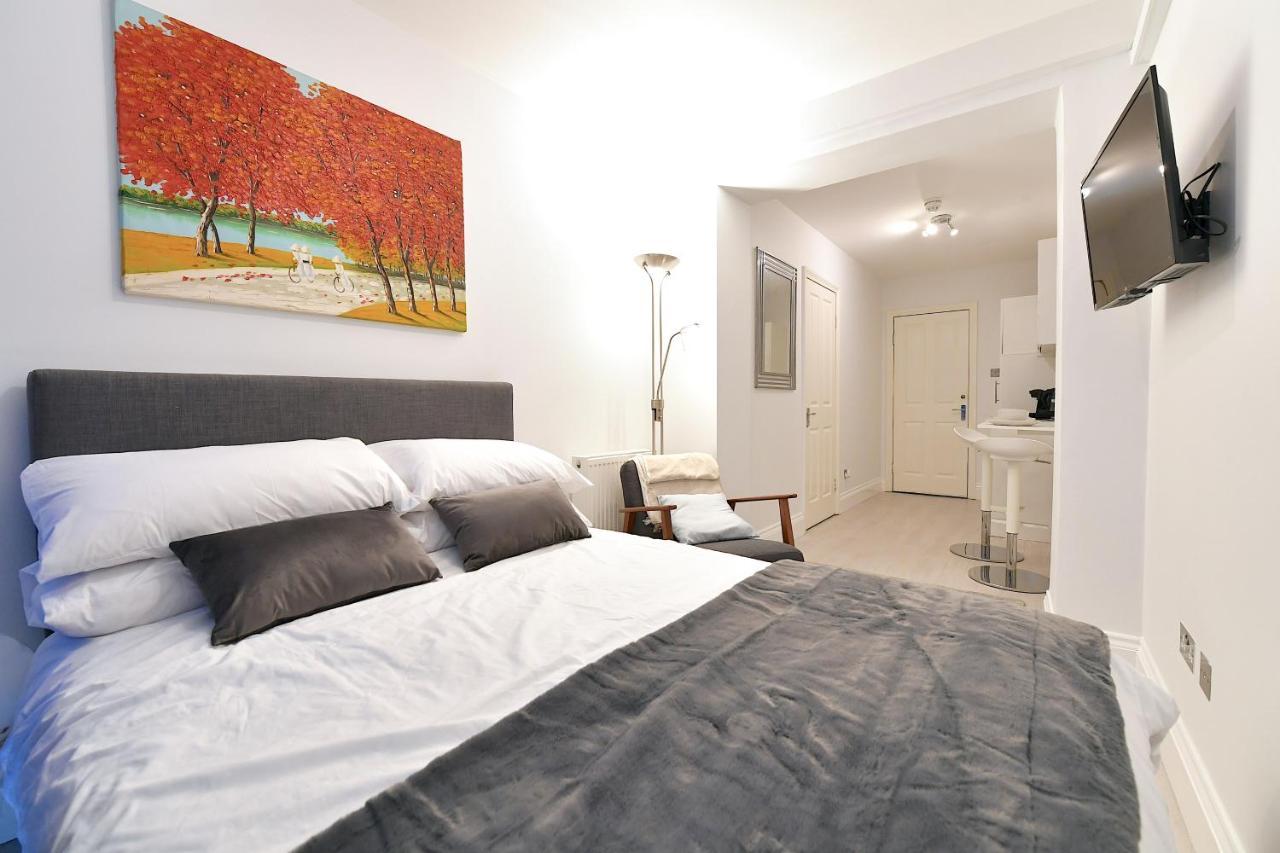 Apartment Very Close To Line Underground Shepherds Bush And Westfield Newly Refurbished