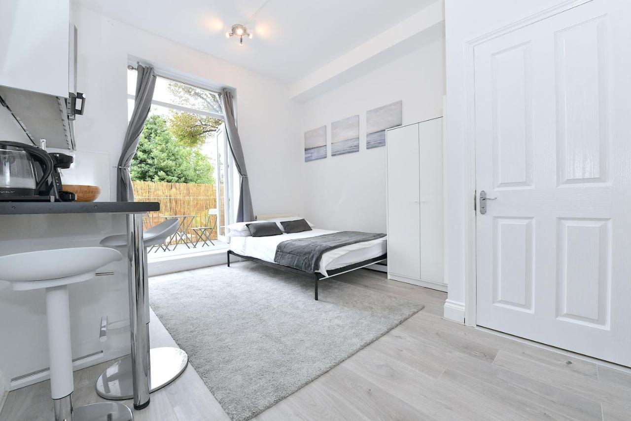Apartment Very Close To Line Underground Shepherds Bush And Westfield Newly Refurbished *