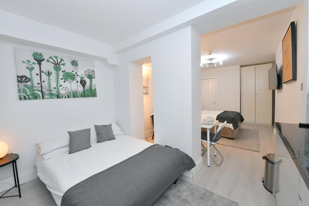 Very Close To Line Underground Shepherds Bush And Westfield Newly Refurbished Apartment *