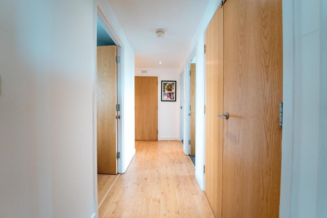 Lovely 2 Bedroom Flat Next To Victoria Park * London