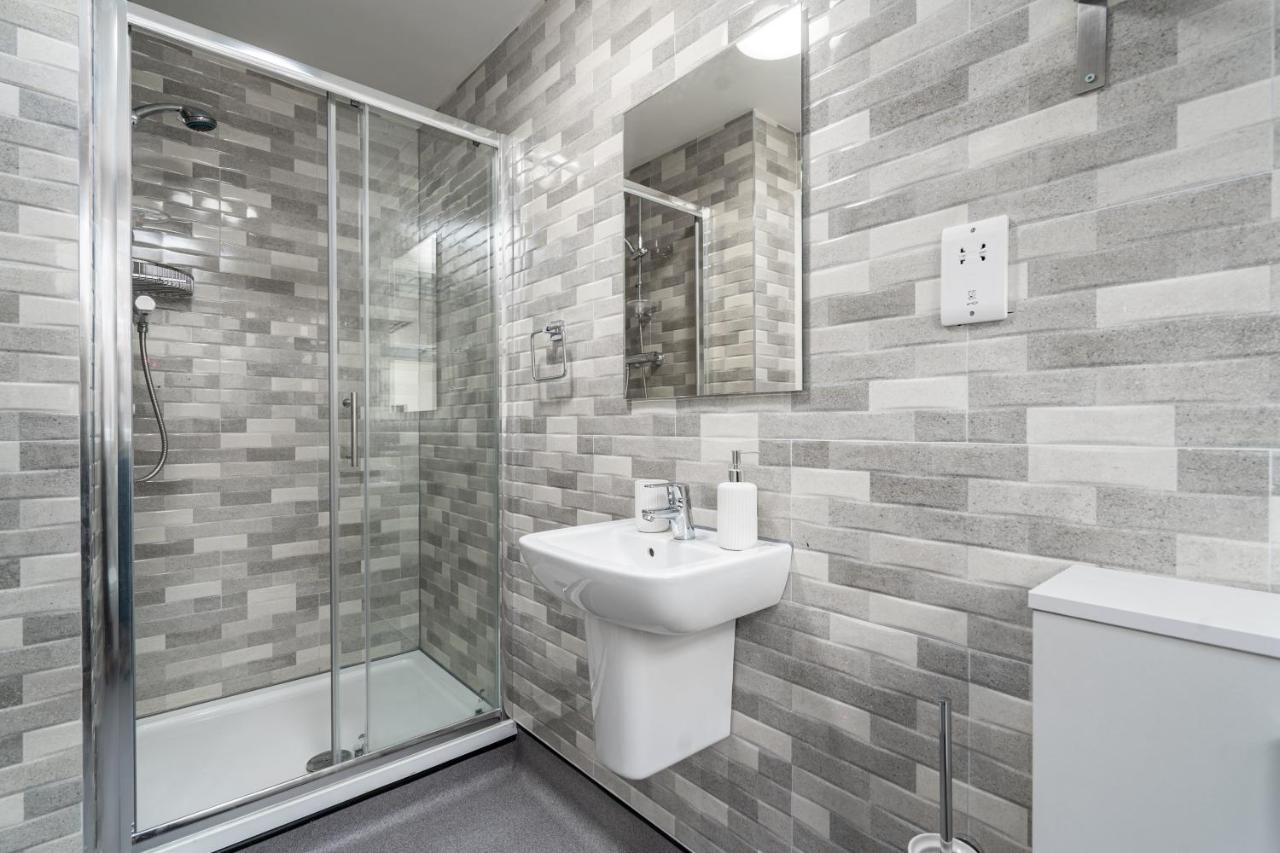 Dc, Stratford 3* London