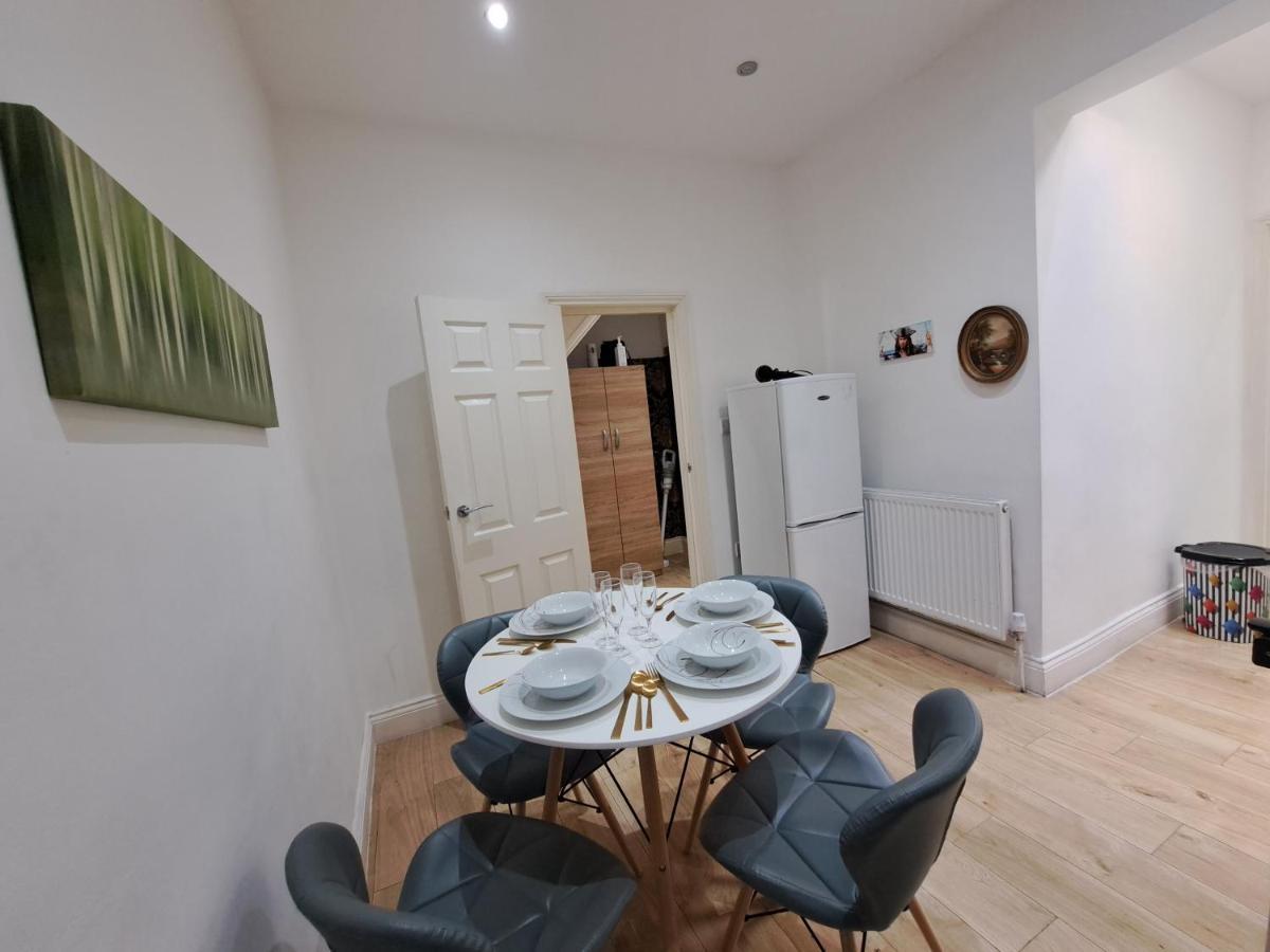 Comfy Fenia Homestay London