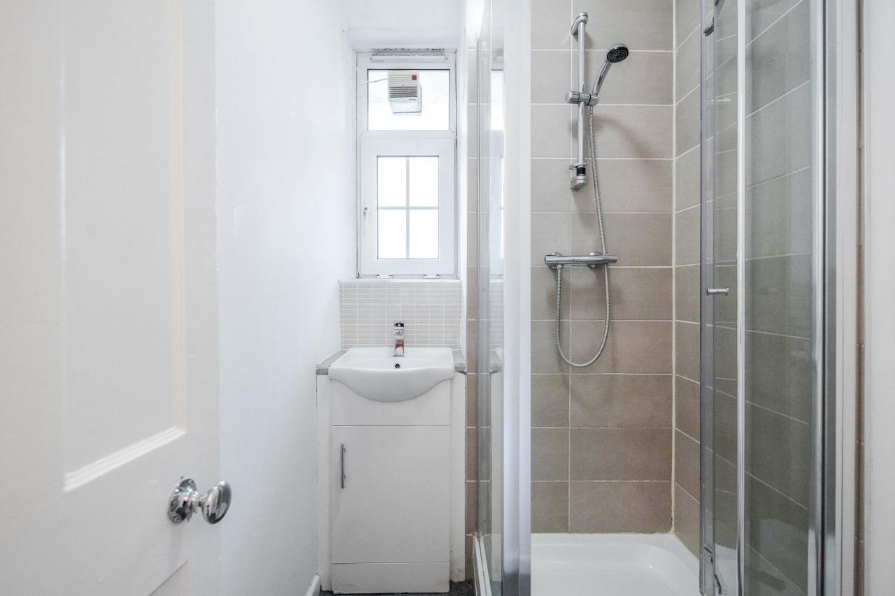 Aplacetostay Apartment, Zone 1 Kin