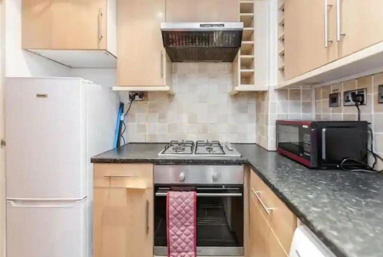 Aplacetostay Apartment, Zone 1 Bon Homestay London