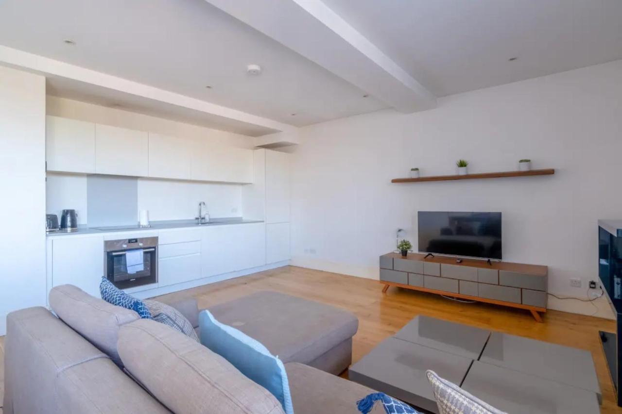 Stylish 1 Bedroom In Affluent Fulham Apartment London