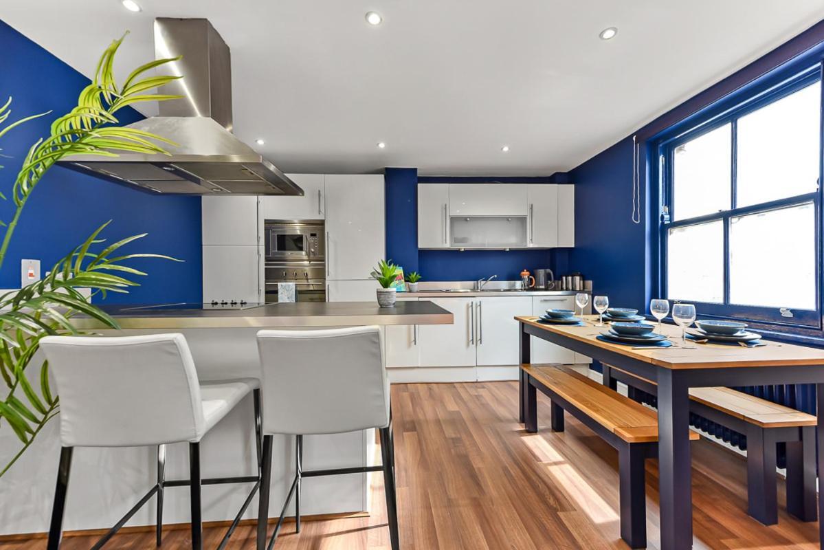 Spacious Cosy 2 Bed Flat, Apartment *
